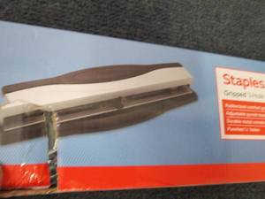 lot 199 image: Staples Gripped 3 Hole Punch...