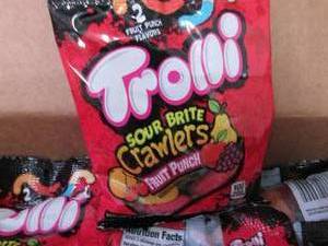 lot 291 image: 12- 3.4 oz pks Trolli Sour Brite Cr...