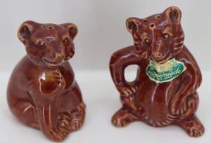 lot 6 image: Rosemeade Bear Salt & Pepper Shakers
