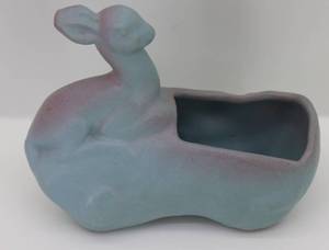 lot 8 image: Rosemeade Deer Planter