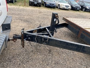 lot 2 image: 2011 Top Notch 34 triple axle trailer