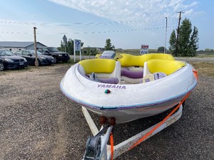 lot 8 image: 1997 Yamaha Exciter Jet boat