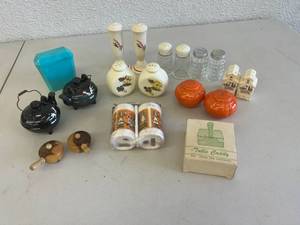 Salt & Pepper Shakers