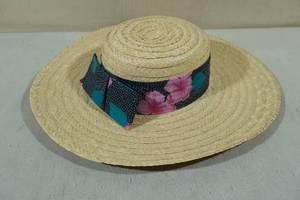 lot 252 image: Straw Sun Hat