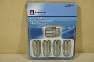 lot 154 image: GM Wheel Locks