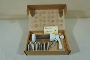 lot 178 image: Pampered Chef Cookie Press