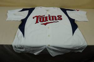 lot 217 image: Twins Jersey - Morneau