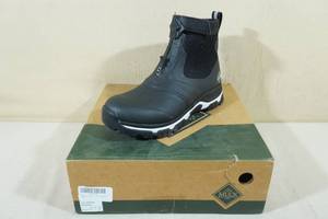 lot 233 image: Muck Boot Company Womens Apex Mid Zip All Purpose Boots- Size 9