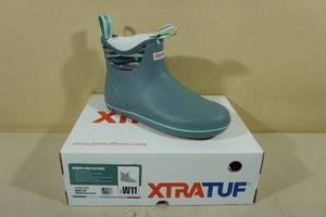 lot 234 image: Xtratuf Womens Ankle Deck Boots -Size 11
