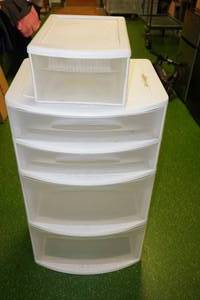 lot 236 image: Plastic 4-Drawer Organizer with Plastic 1-Drawer