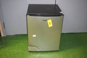 lot 237 image: Whirlpool 2.7cu ft Refrigerator