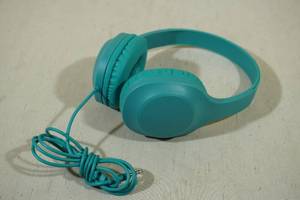lot 244 image: Heyday Wired Headphones