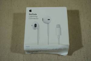 lot 246 image: Apple Earpods with Lightning Connector