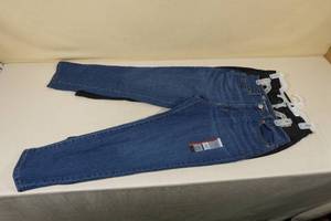 lot 271 image: 2 Pairs Ladies Jeans -Size 6 & 9