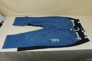 lot 272 image: 2 Pairs Ladies Jeans -Size 13 & 14