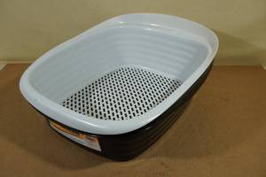 lot 306 image: Large Arm & Hammer Sifting Pan for Cats