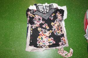 lot 309 image: 9 Womens Short SleeveTank Tops -L-XL