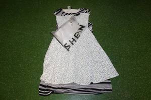 lot 311 image: 2 New Womens Dresses -Large