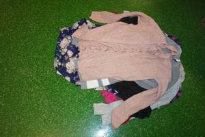 lot 318 image: 10 Womens Cardigans -L-XL
