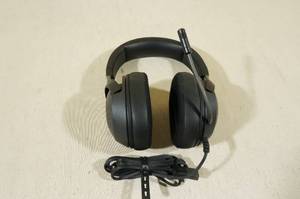 lot 5 image: Razer Kraken Wired Gaming Headset -Black