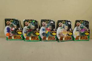 lot 42 image: 5 Dinosaurs Action Figures
