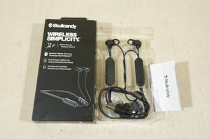 lot 102 image: Skullcandy Wireless Earbuds