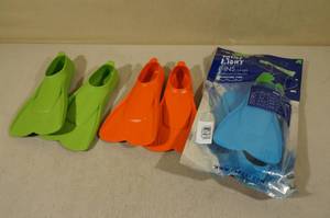 lot 133 image: 3 Cressi Mini Light Fins For Kids -Size 8-11