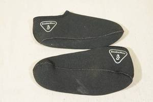 lot 136 image: Scuba Max 3mm Swim Socks -Size Medium