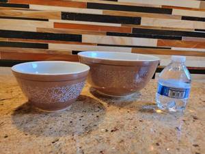 lot 68 image: Woodland Pattern Pyrex Bowl Set