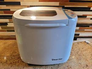lot 95 image: Magic Chef Bread Machine
