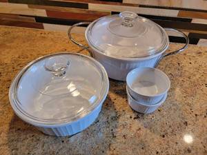 lot 105 image: Kitchen Corning Ware Bundle