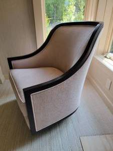 lot 17 image: Royal Custom Designs Barrel Back Swivel Chair