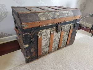 lot 36 image: Brilliant Antique Travel Trunk by Hampton Wall