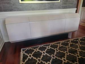 lot 22 image: Stunning Modern White Lacquer Buffet
