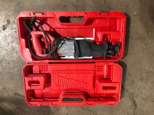 Milwaukee 12 Amp SAWZALL Reciprocating Saw with Case customer return see pictures