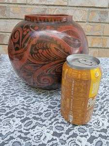 lot 18 image: Angel Ortiz G Signed Bird Decorated Mexican Pottery