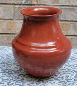 lot 10 image: Bear Paw Santa Clara Pueblo Clay Pottery Jar by Sharon Naranjo Garcia