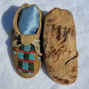 lot 6 image: Vintage Worn Beaded Infants Indian Moccasins  Tanned Hide
