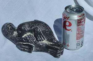 lot 99 image: Vintage Al Wolf Canada Soapstone Seal and Pup Figurine