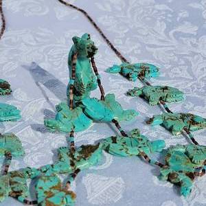 lot 83 image: Native American Indian Turquoise Fetish Necklace with Horn Beads 30