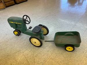 lot 201 image: John Deere Pedal Tractor & Wagon