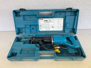 lot 208 image: Makita Reciprocating Saw