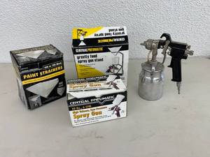 lot 214 image: Spray Guns & Supplies