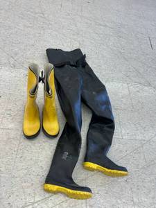 lot 226 image: Size 8 Waders & Size 7 LaCrosse Boots