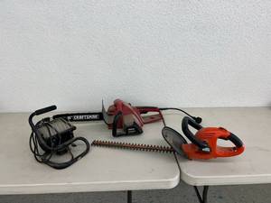 lot 236 image: Electric Hedge Trimmer, Chainsaw & Shop Light