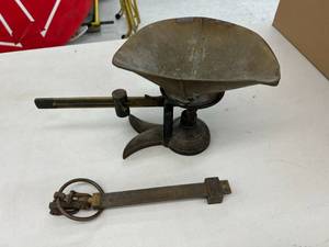 lot 249 image: Vintage Scale