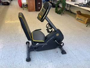 lot 252 image: Golds Gym Power Spin 230R Cycling Machine