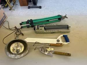 lot 256 image: Lawn Sprinklers, Hand Tools & Light
