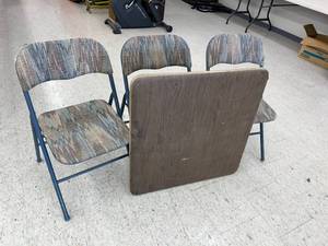 lot 257 image: Folding Table & 3 Chairs