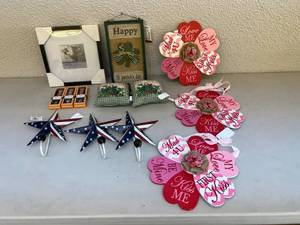 lot 260 image: New Home Decor Items